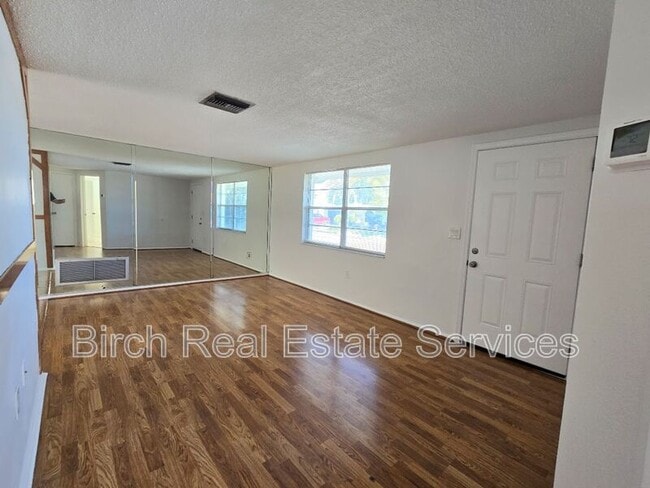 Building Photo - 3136 Elkridge Dr