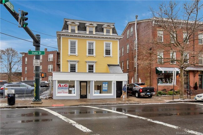 Building Photo - 981 State St