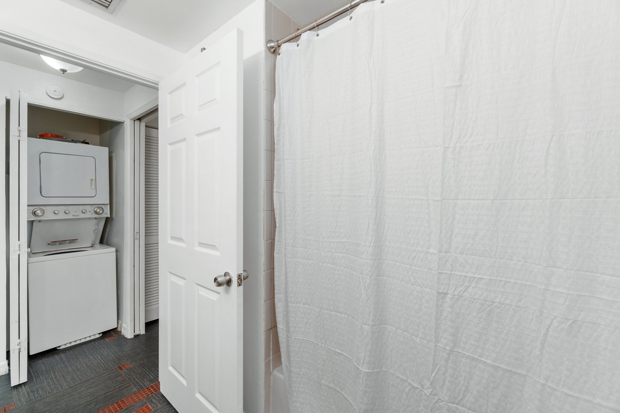 Building Photo - 1220 Reserve Way