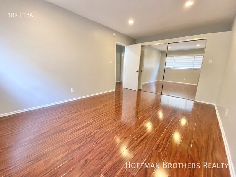 Building Photo - 1155 N Curson Ave