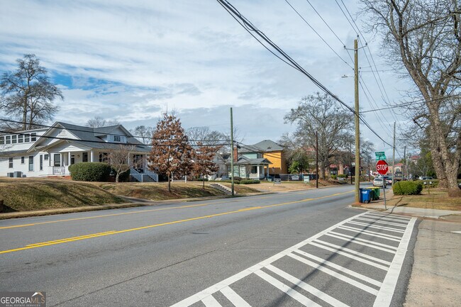Building Photo - 1439 S Milledge Ave