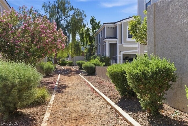 Building Photo - 236 Charming Ct
