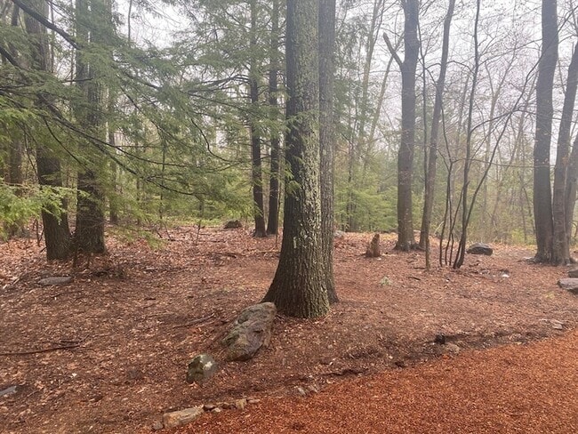 Building Photo - 102 New Templeton Rd