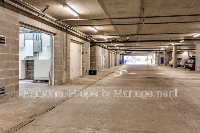 Building Photo - 112 W 24th St