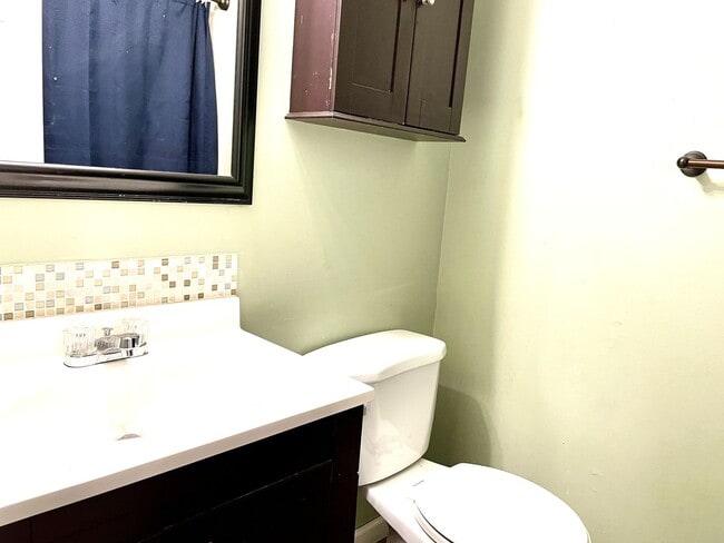 Building Photo - Beautiful 3-bedroom, 2.5-bathroom home