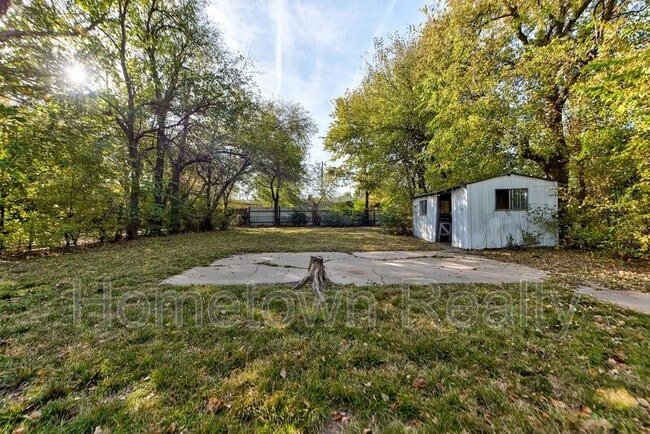 Building Photo - 3200 SW 38th St