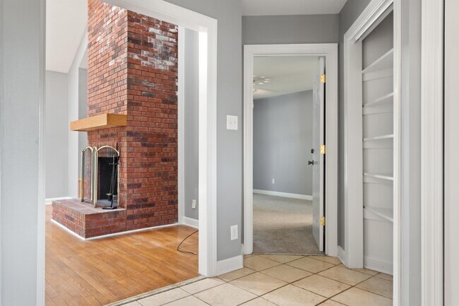 Building Photo - 918 Old Zebulon Rd