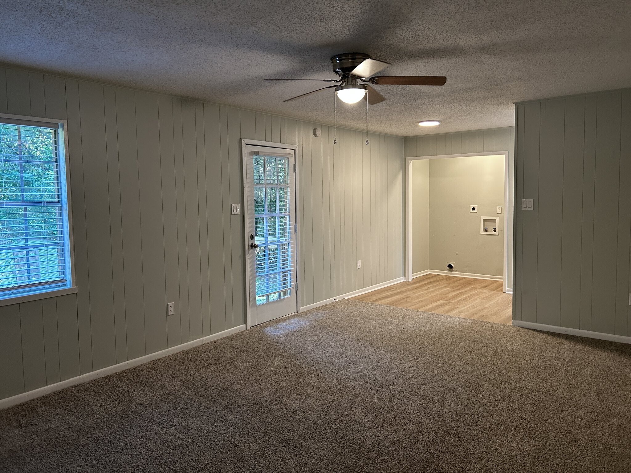 Building Photo - 1716 Northview Dr