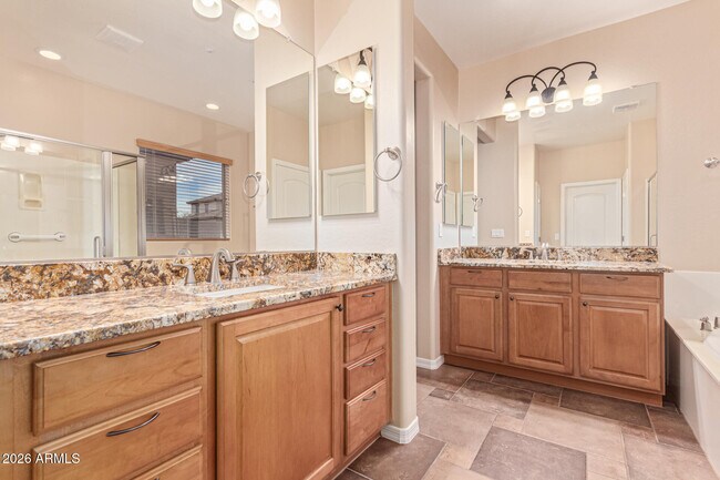 Building Photo - 9058 W Redbird Rd