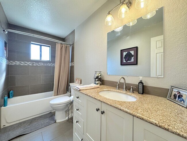 Building Photo - 6851 Amposta Dr