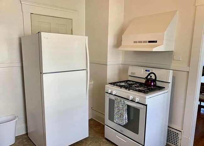 Building Photo - Buckingham11710