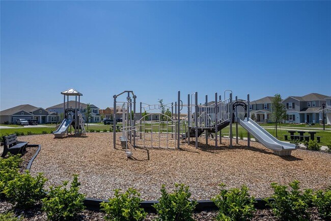 Building Photo - 2642 Runners Cir