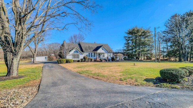 Building Photo - 549 Tuckahoe Rd