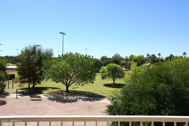 Building Photo - 10080 E Mountainview Lake Dr