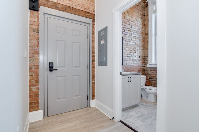 Building Photo - 2 Bedroom 1 Bath Apartment in Harlem