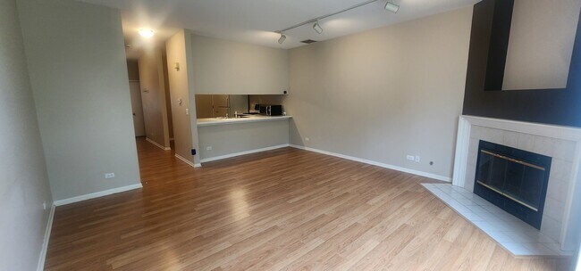 Building Photo - 621 Woodhaven Dr