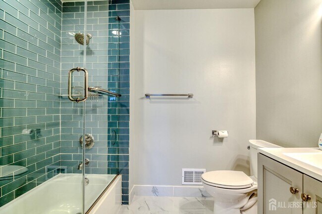 Building Photo - 20 Pembrook Ave