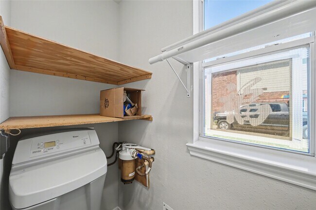 Building Photo - 17422 Memorial Blossom Dr