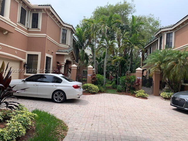 Building Photo - 2800 Kinsington Cir