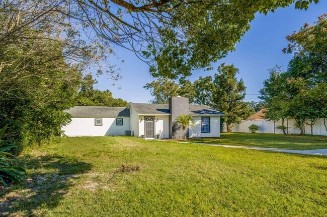 Building Photo - 2301 Carlton Dr