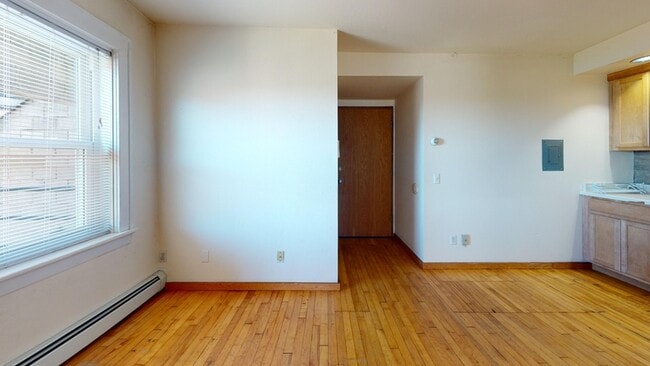 Building Photo - 10 Langdon St