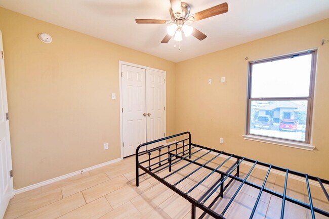 Building Photo - 4316 Ramona Dr