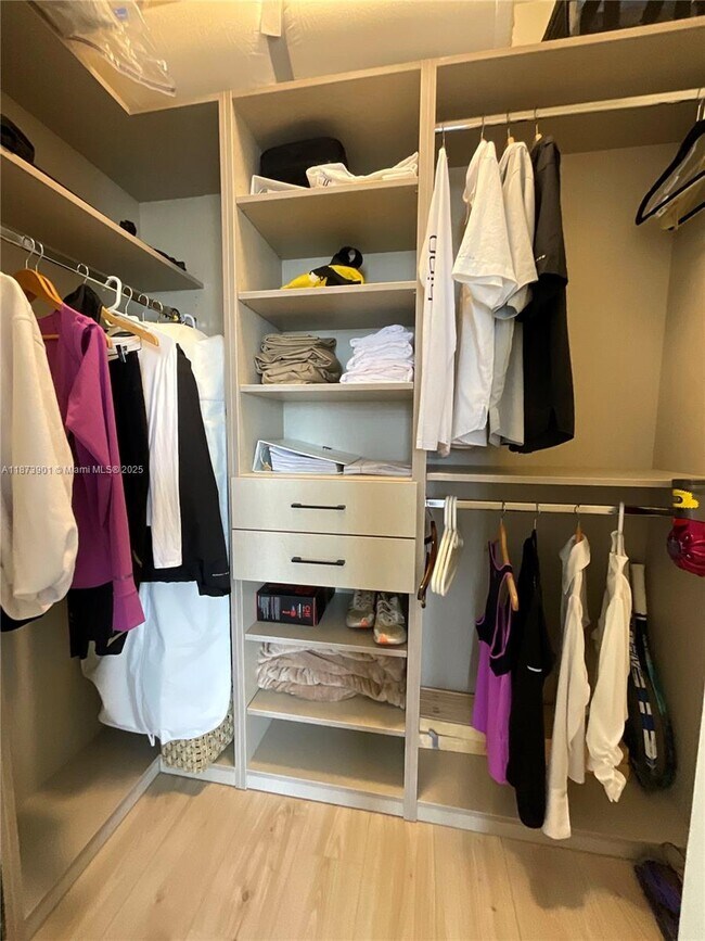 Building Photo - 20191 E Country Club Dr