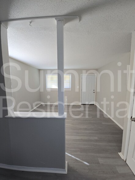 Building Photo - 5707 E 40th St