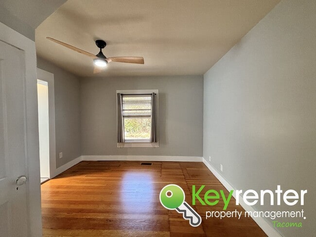 Building Photo - Stunning 2-Bedroom Tacoma Home with Dash P...