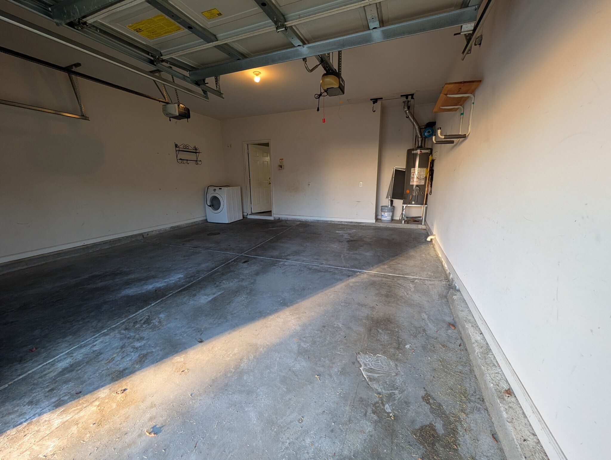 Building Photo - Room in Townhome on Dunford St