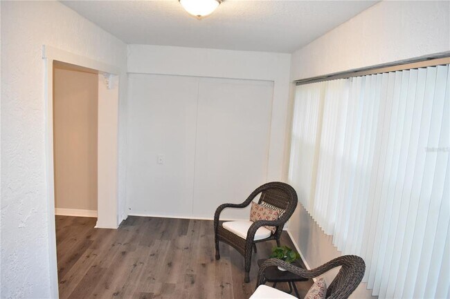 Building Photo - 1906 Canterbury Ln