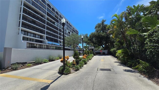 Building Photo - 3211 W Swann Ave