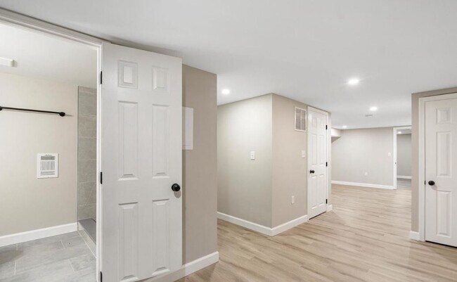 Building Photo - Luzerne