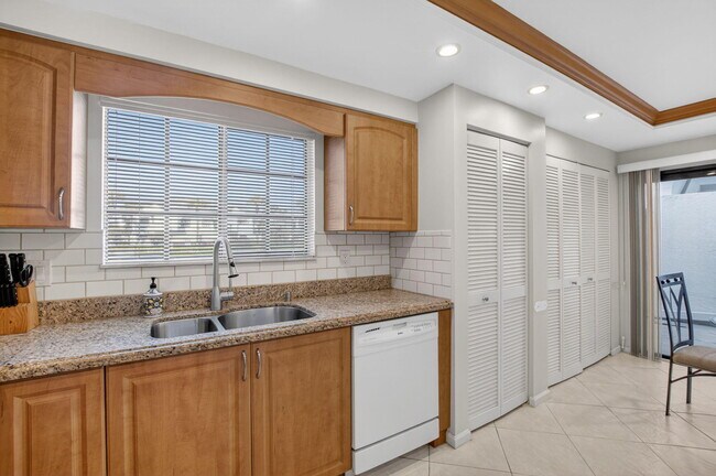 Building Photo - 15694 Loch Maree Ln