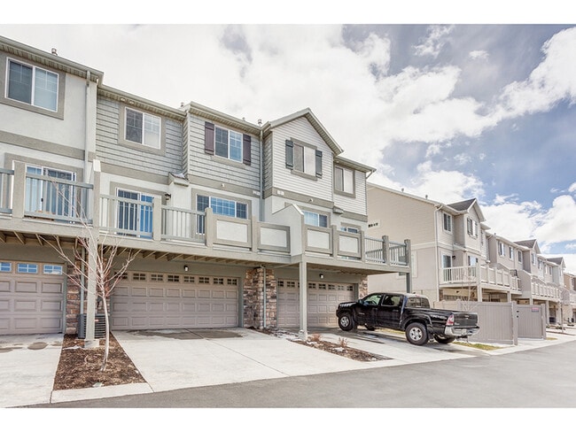 Building Photo - 1155 Independence Ave