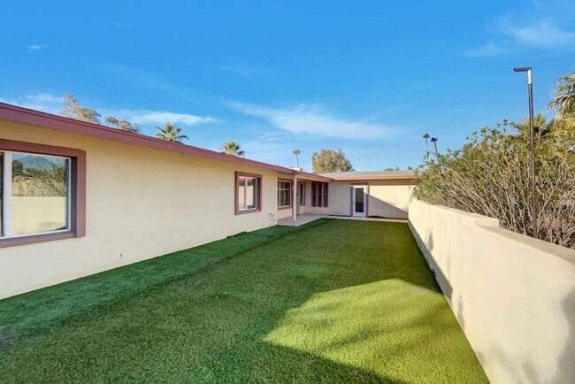 Building Photo - 6301 E Sweetwater Ave