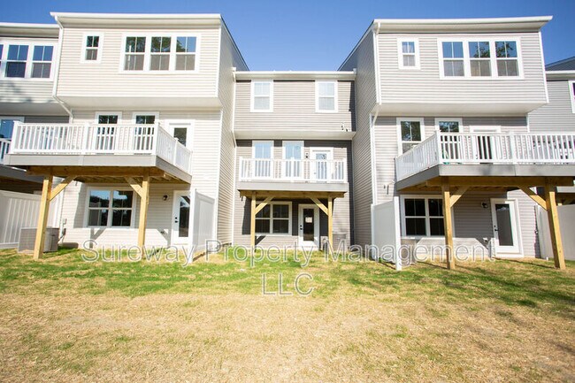 Building Photo - 8 Foxwood Dr