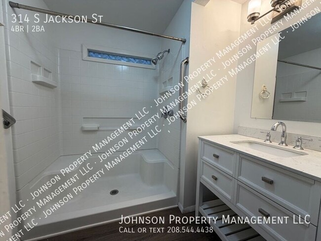 Building Photo - 314 S Jackson St