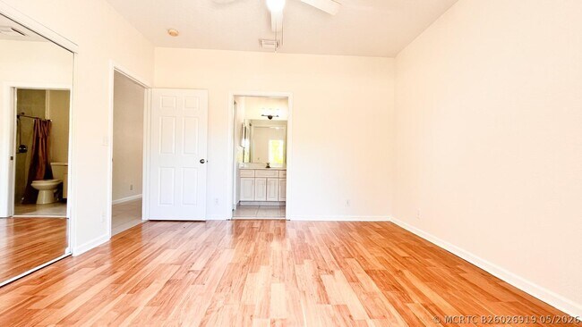 Building Photo - 1440 Hawthorne Pl