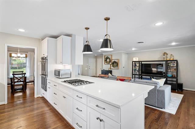 Building Photo - 9203 Livenshire Dr