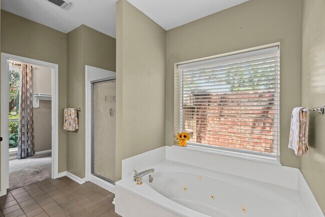 Building Photo - 2210 Bay Haven Way