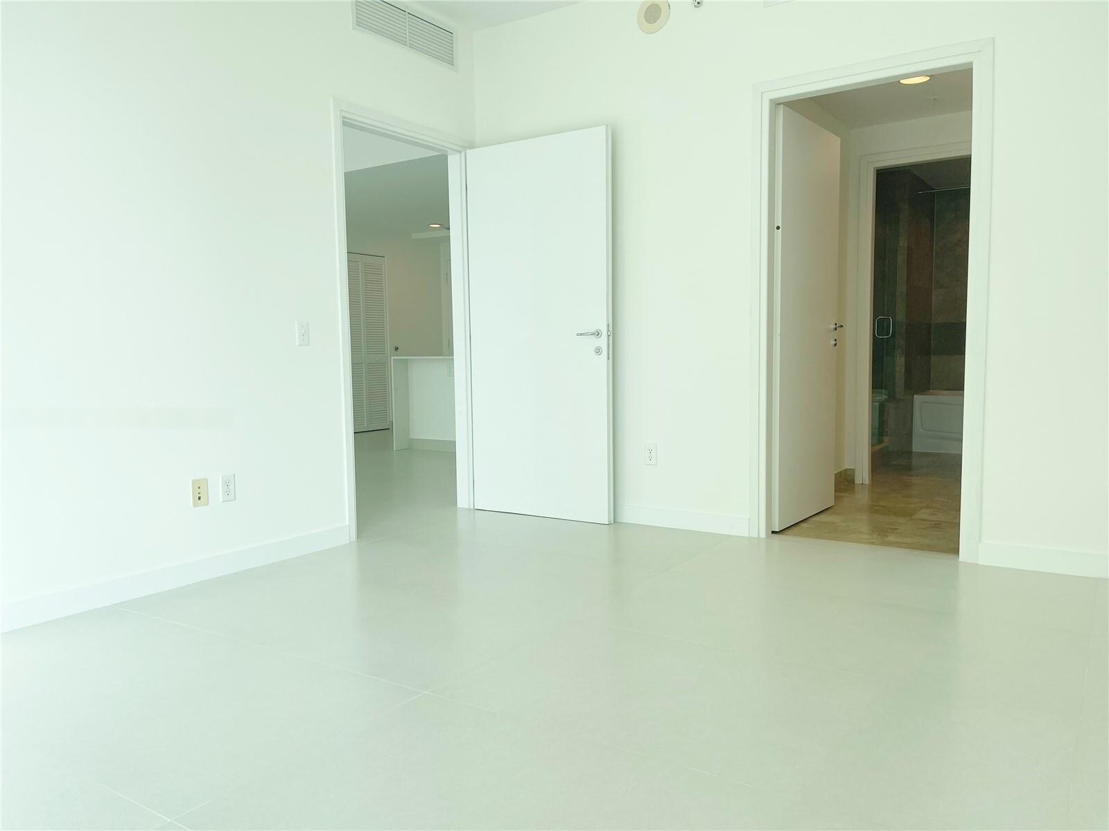 Building Photo - 300 S Biscayne Blvd