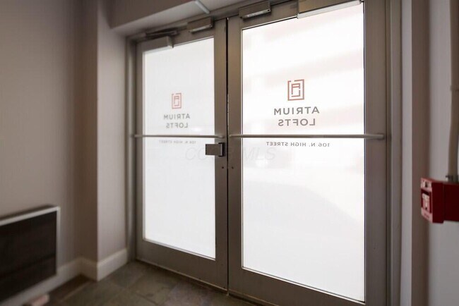 Building Photo - 106 N High St