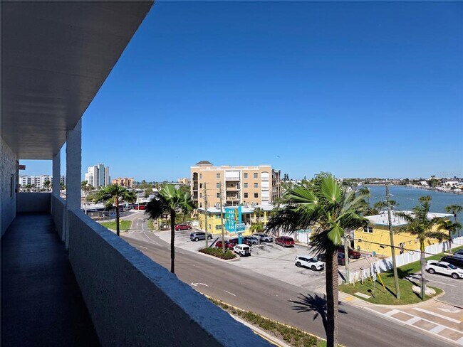 Building Photo - 285 107th Ave