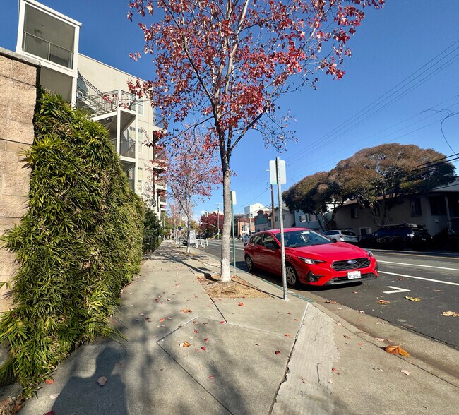 Building Photo - 1121 40th St