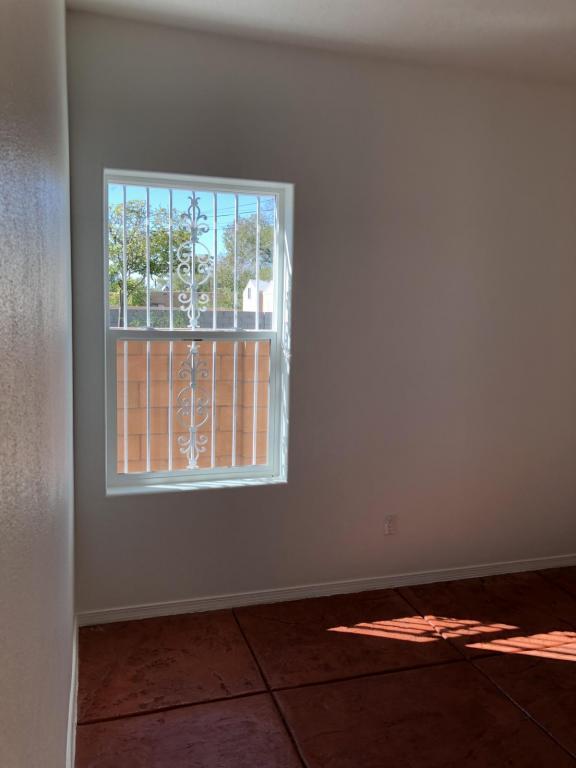 Building Photo - 1703-E Lomas Blvd NW