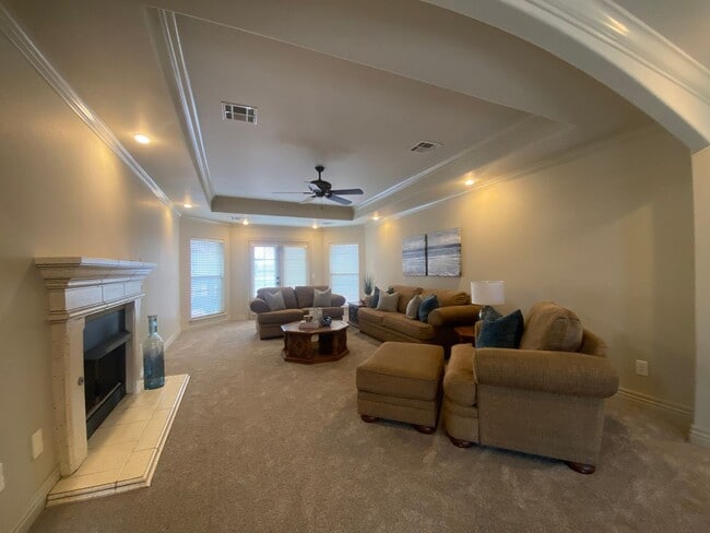 Building Photo - Broken Arrow Schools-Gated Community!