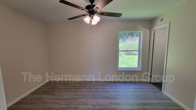Building Photo - 59 Cedar Ridge Dr