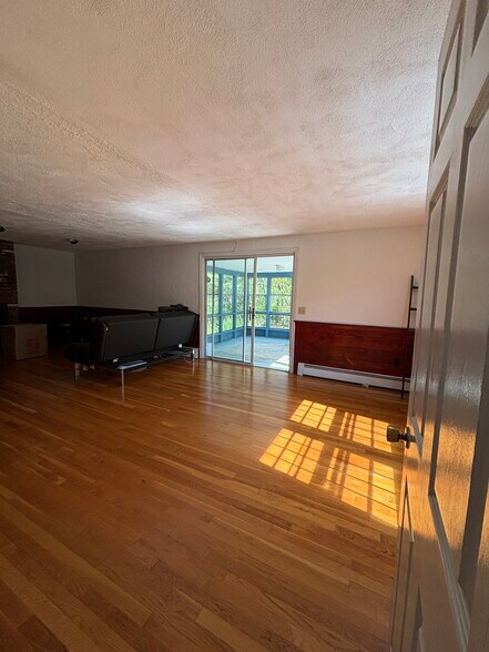 Building Photo - 5 Freeman Cir