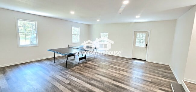 Building Photo - 10500 Rivertown Rd